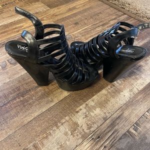 Juniors dressy sandals